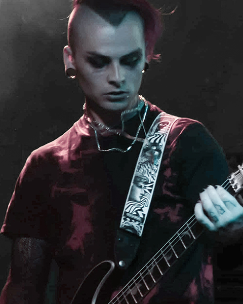 Eli, guitar
